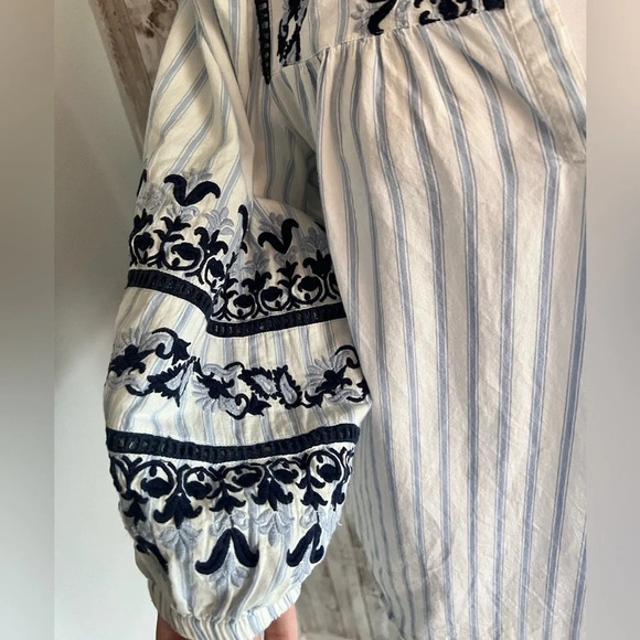 Roller Rabbit Embroidered Puff Sleeve Blouse Size Small - Picture 2 of 4